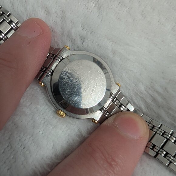 Authentic GUCCI 900L Quartz Two Toned Watch 26.5mm/7in - Picture 7 of 13